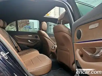 Mercedes-Benz E-Class 2022 2.0 гидро в Москве, миниатюра 7