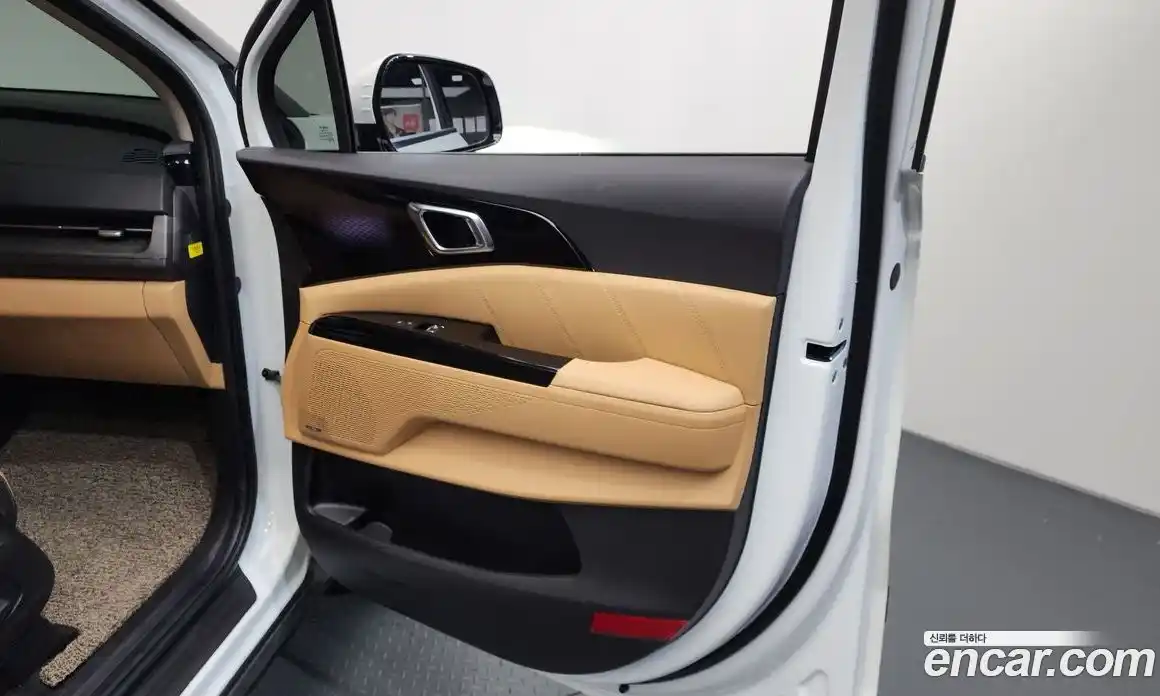 Kia Canival 2023 3.5 гидро в Москве, фото 15