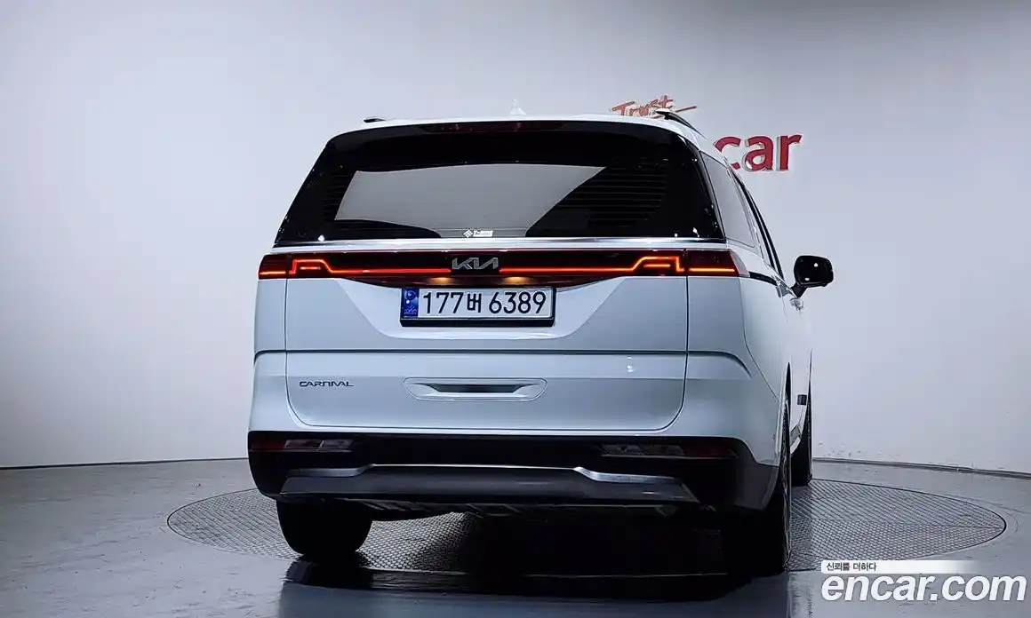 Kia Canival 2023 3.5 гидро в Москве, фото 4