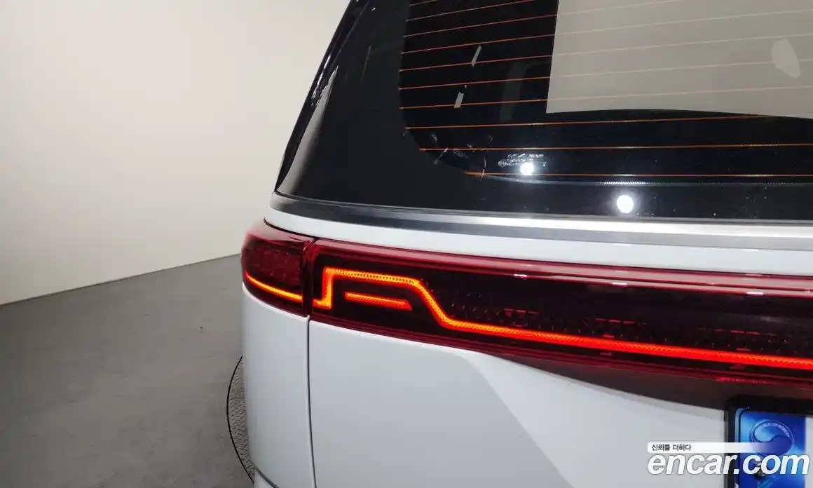 Kia Canival 2023 3.5 гидро в Москве, фото 9
