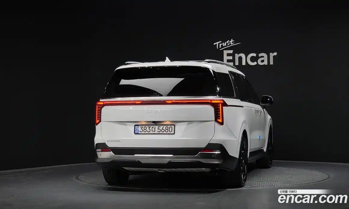 Kia Canival 2024 2.2 гидро в Москве № 2124273, фото 4