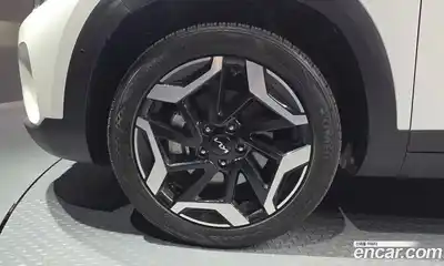 Kia Seltos 2024 1.6 гидро в Москве № 2124328, миниатюра 5