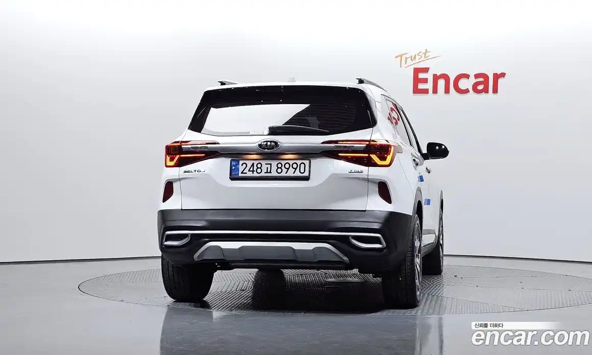 Kia Seltos 2021 1.6 гидро в Москве № 2124909, фото 4