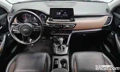 Kia Seltos 2021 1.6 гидро в Москве № 2124909, миниатюра 7