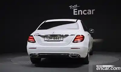 Mercedes-Benz E-Class 2018 2.0 гидро в Москве № 2128056, миниатюра 4