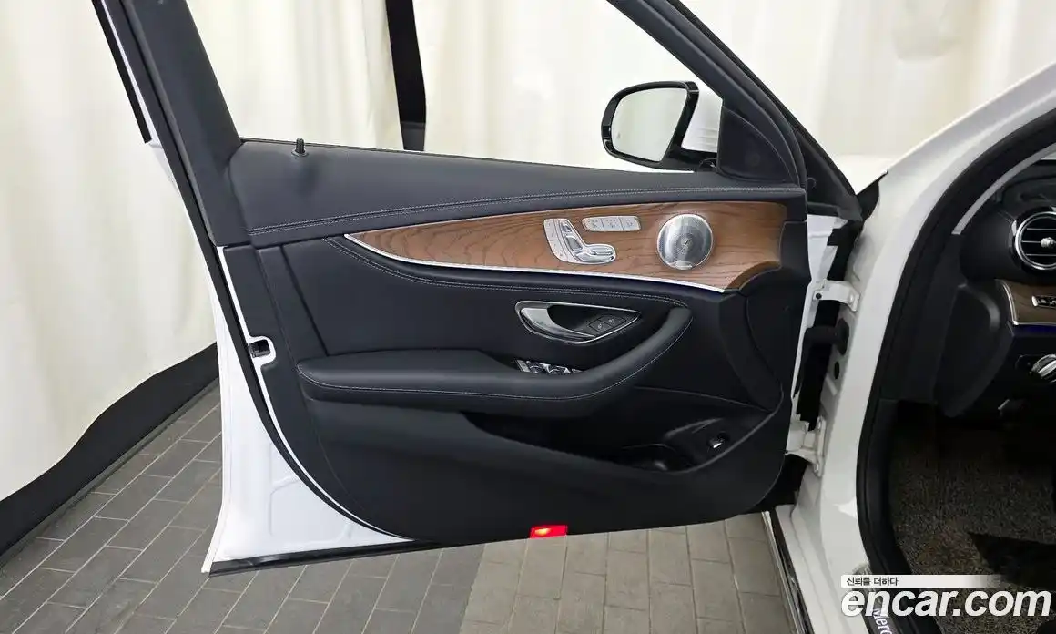 Mercedes-Benz E-Class 2020 2.0 гидро в Москве, фото 14