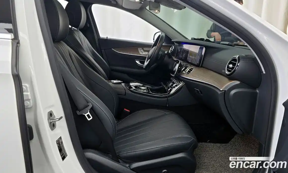 Mercedes-Benz E-Class 2020 2.0 гидро в Москве, фото 17