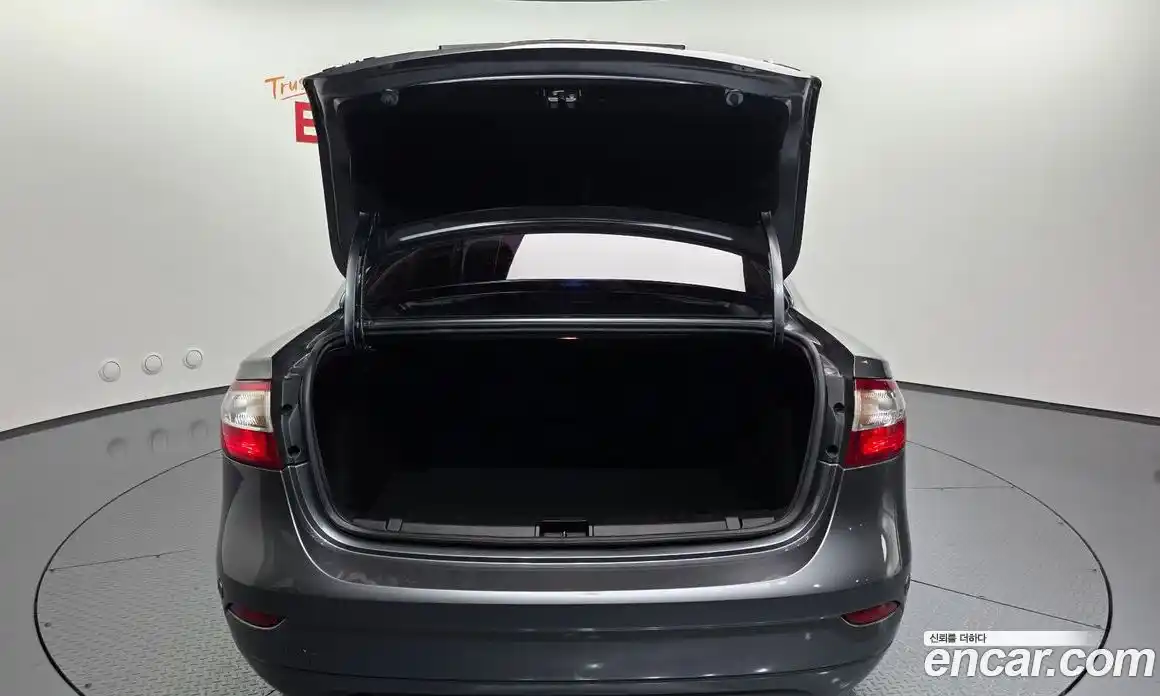 Renault SM3 2019 1.6 гидро в Москве № 2128896, фото 31