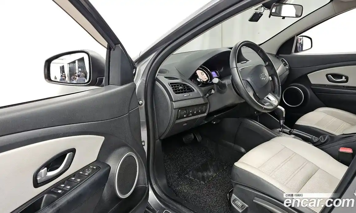 Renault SM3 2017 1.6 гидро в Москве № 2129024, фото 13
