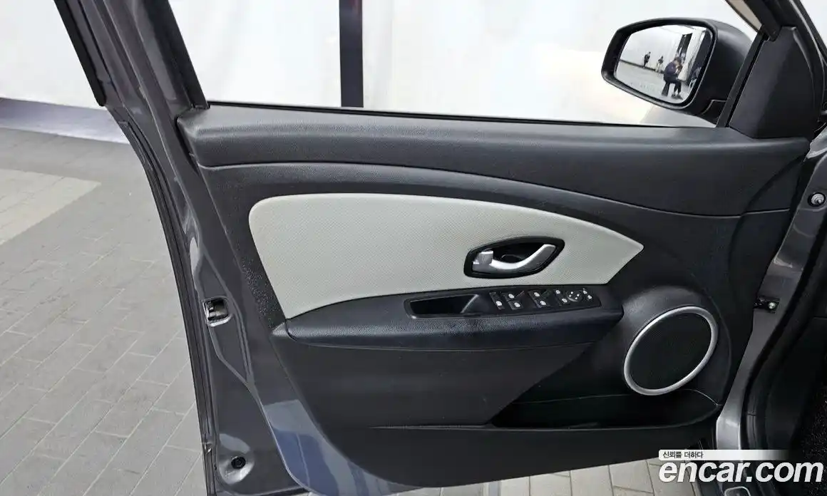 Renault SM3 2017 1.6 гидро в Москве № 2129024, фото 14