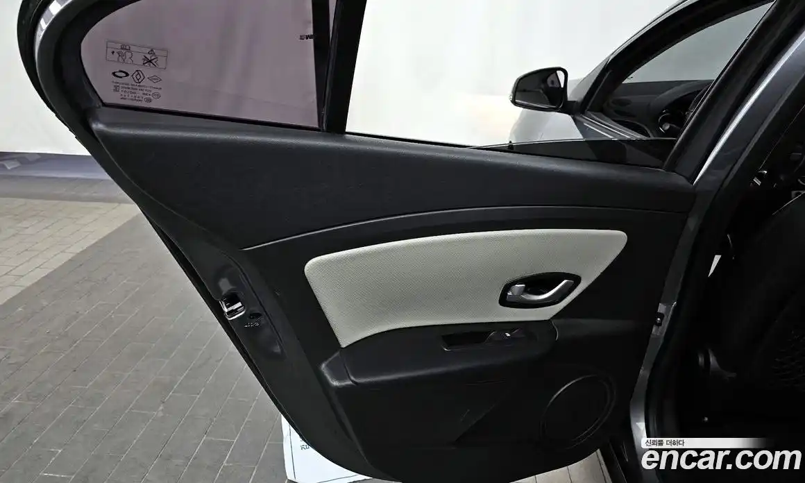 Renault SM3 2017 1.6 гидро в Москве № 2129024, фото 15