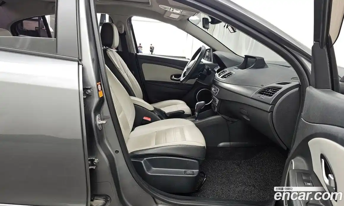 Renault SM3 2017 1.6 гидро в Москве № 2129024, фото 17