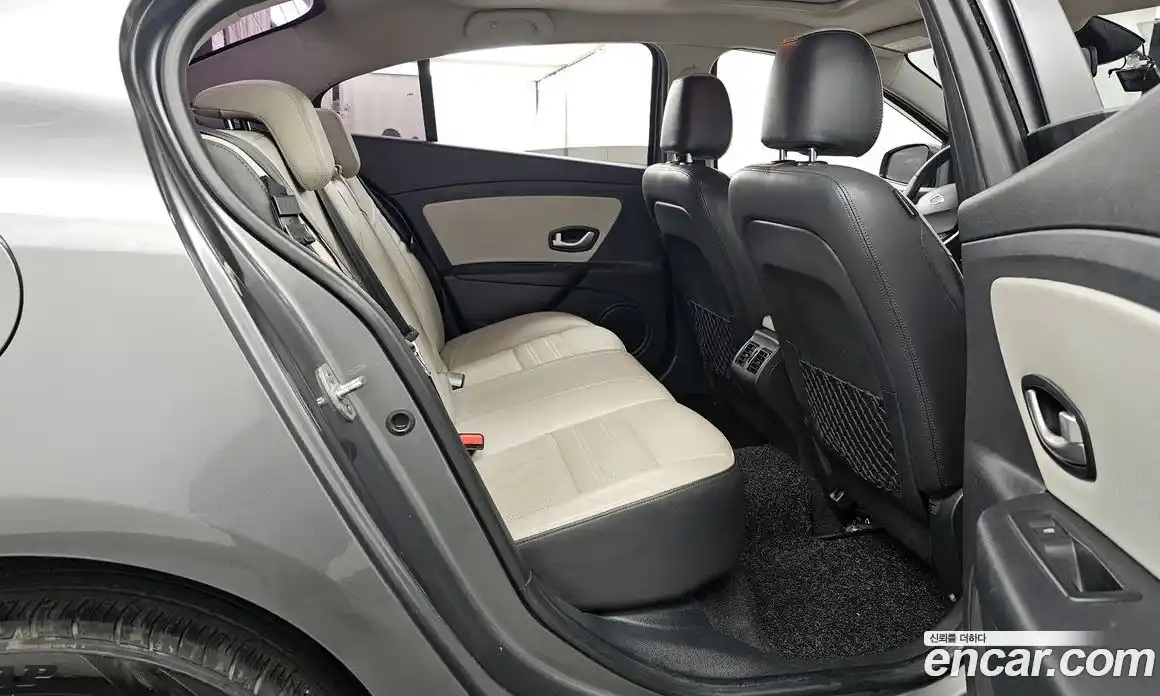 Renault SM3 2017 1.6 гидро в Москве № 2129024, фото 18