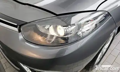 Renault SM3 2017 1.6 гидро в Москве № 2129024, миниатюра 8