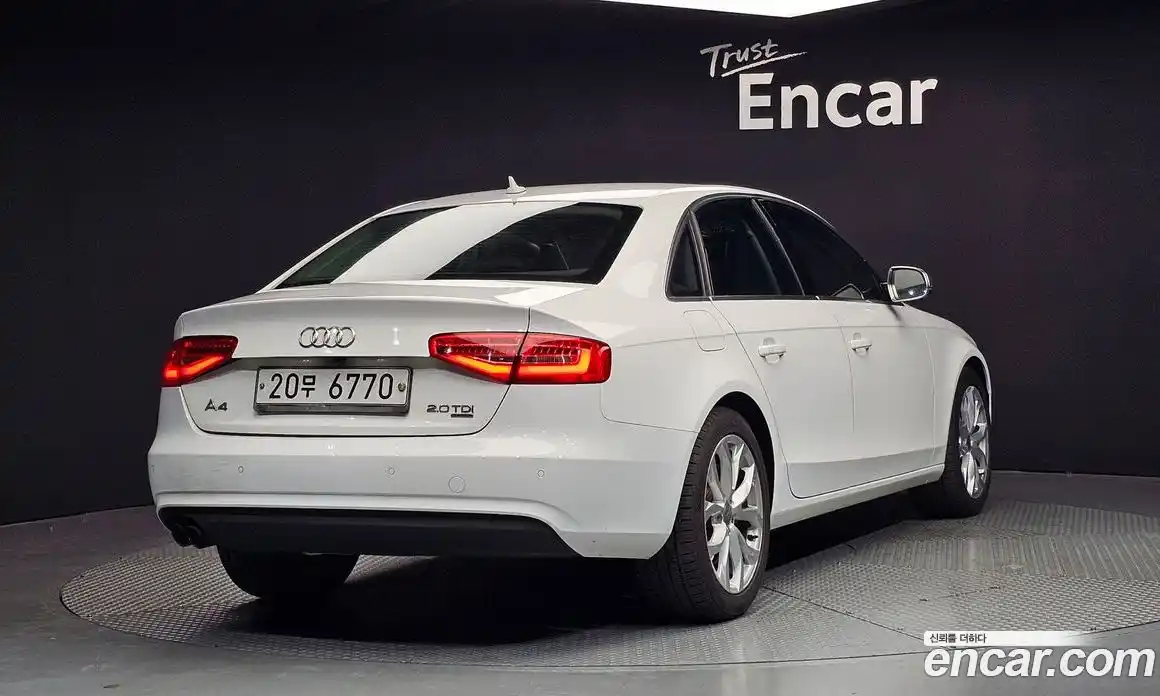Audi A4 2014 2.0 гидро в Москве № 2131332, фото 2