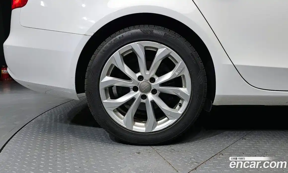 Audi A4 2014 2.0 гидро в Москве № 2131332, фото 5