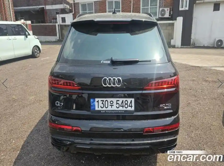 Audi Q7 2023 3.0 гидро в Москве № 2131403, фото 3