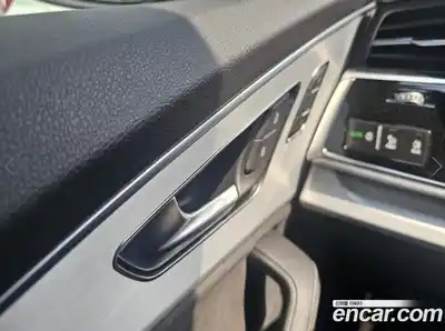 Audi Q7 2023 3.0 гидро в Москве № 2131403, миниатюра 8