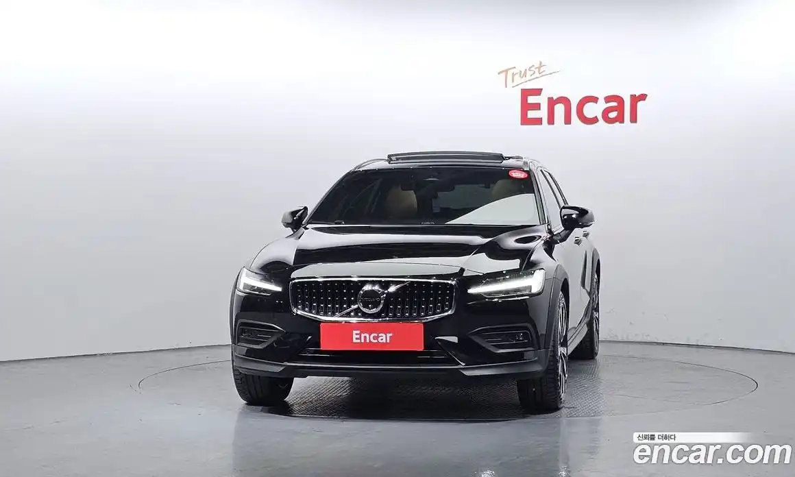 Volvo V60 2024 2.0 гидро в Москве № 2131493, фото 3