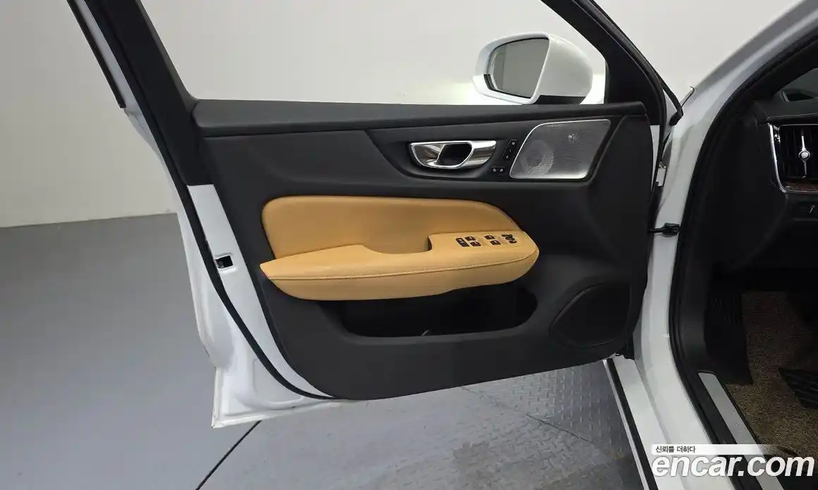 Volvo S60 2021 2.0 гидро в Москве, фото 14