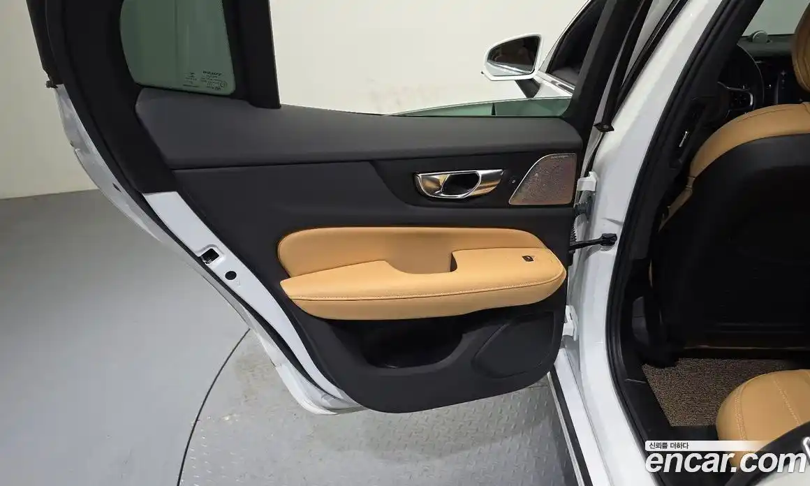 Volvo S60 2021 2.0 гидро в Москве, фото 15