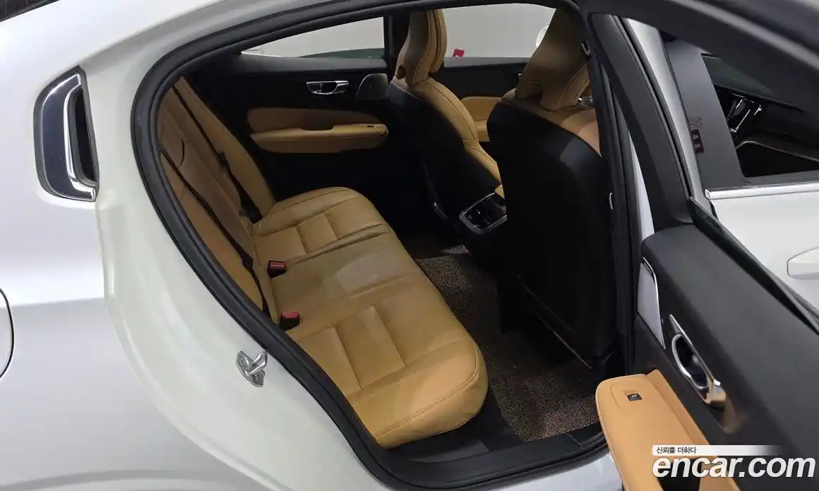 Volvo S60 2021 2.0 гидро в Москве, фото 17