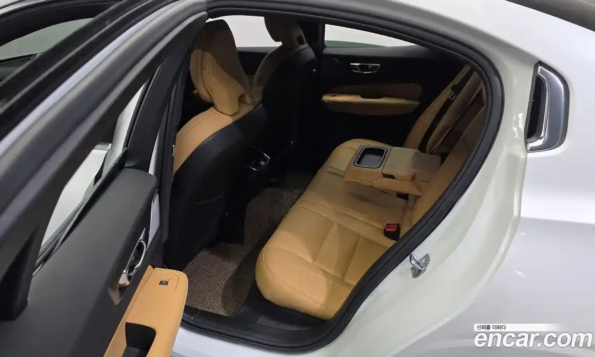 Volvo S60 2021 2.0 гидро в Москве, фото 18