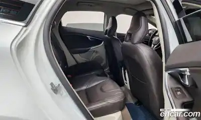 Volvo V40 2016 2.0 гидро в Москве, миниатюра 11