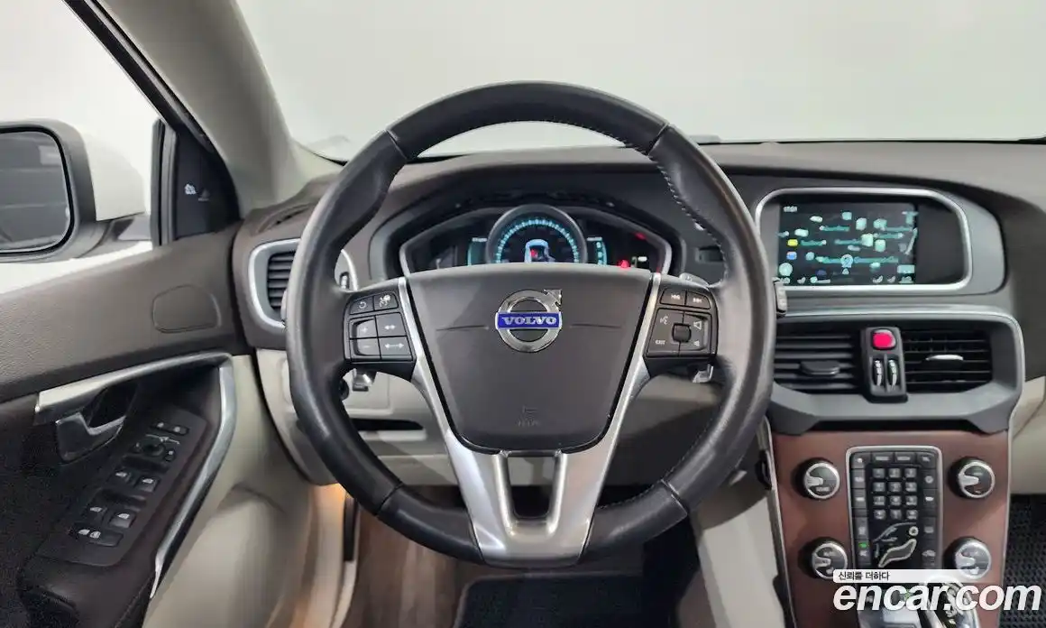 Volvo V40 2016 2.0 гидро в Москве, фото 13