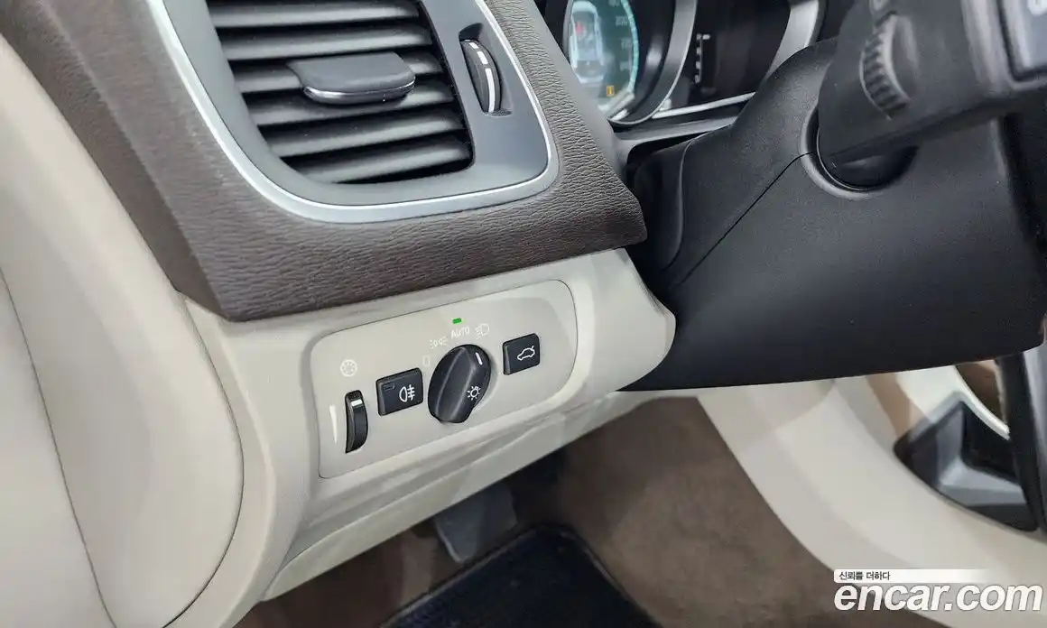 Volvo V40 2016 2.0 гидро в Москве, фото 20