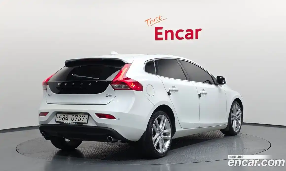 Volvo V40 2016 2.0 гидро в Москве, фото 2