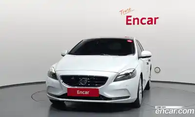 Volvo V40 2016 2.0 гидро в Москве, миниатюра 3