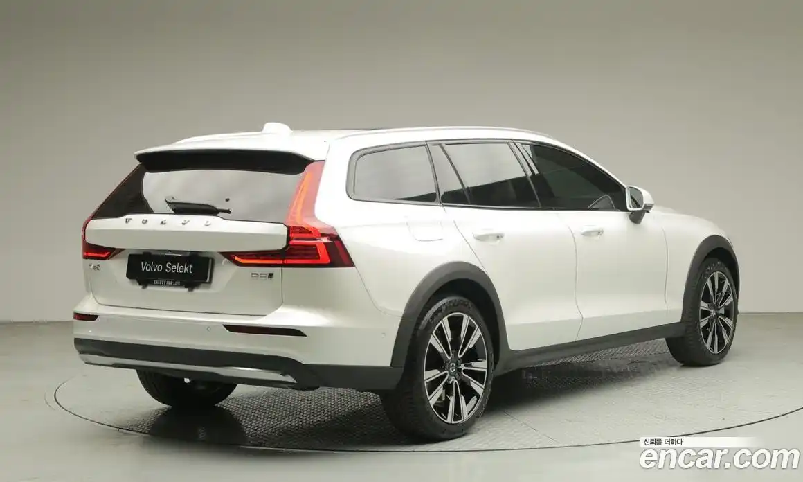 Volvo V60 2025 2.0 гидро в Москве № 2131600, фото 4