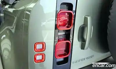 Land Rover Defender 2025 3.0 гидро в Москве № 2131832, миниатюра 9