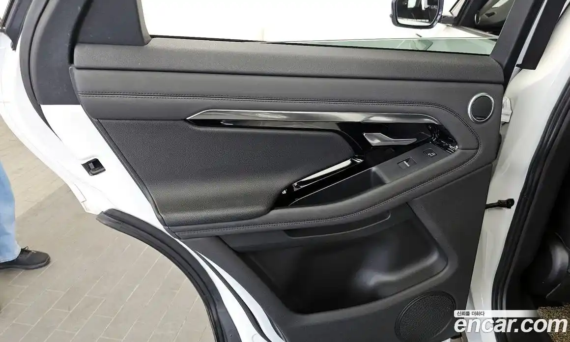 Land Rover Range-Rover Evoque 2019 2.0 гидро в Москве № 2131863, фото 15