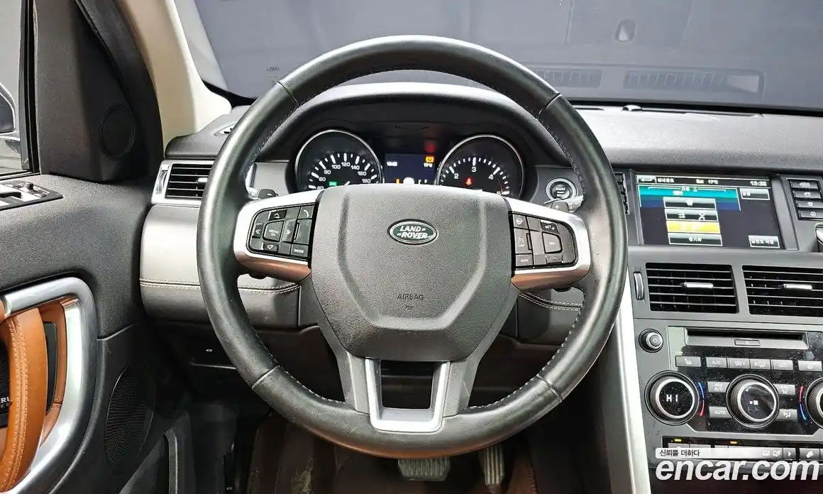 Land Rover Discovery Sport 2016 2.0 гидро в Москве № 2131940, фото 12