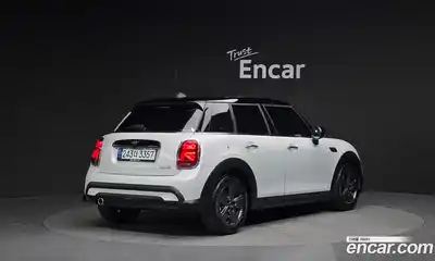 Mini Cooper 2023 1.5 гидро в Москве № 2131980, миниатюра 2
