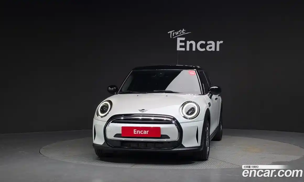 Mini Cooper 2023 1.5 гидро в Москве № 2131980, фото 3