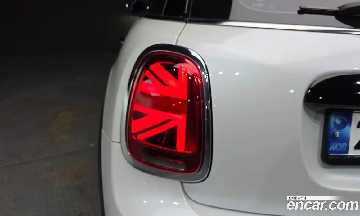 Mini Cooper 2023 1.5 гидро в Москве № 2131980, фото 9