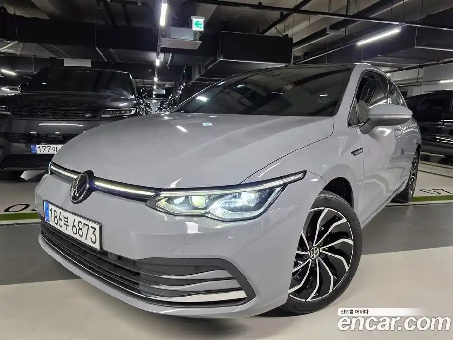 Volkswagen Golf 2023 2.0 гидро в Москве № 2132405, фото 2