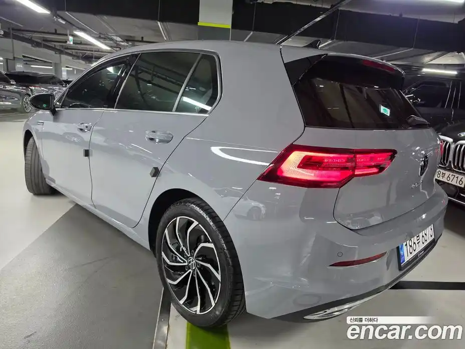 Volkswagen Golf 2023 2.0 гидро в Москве № 2132405, фото 3