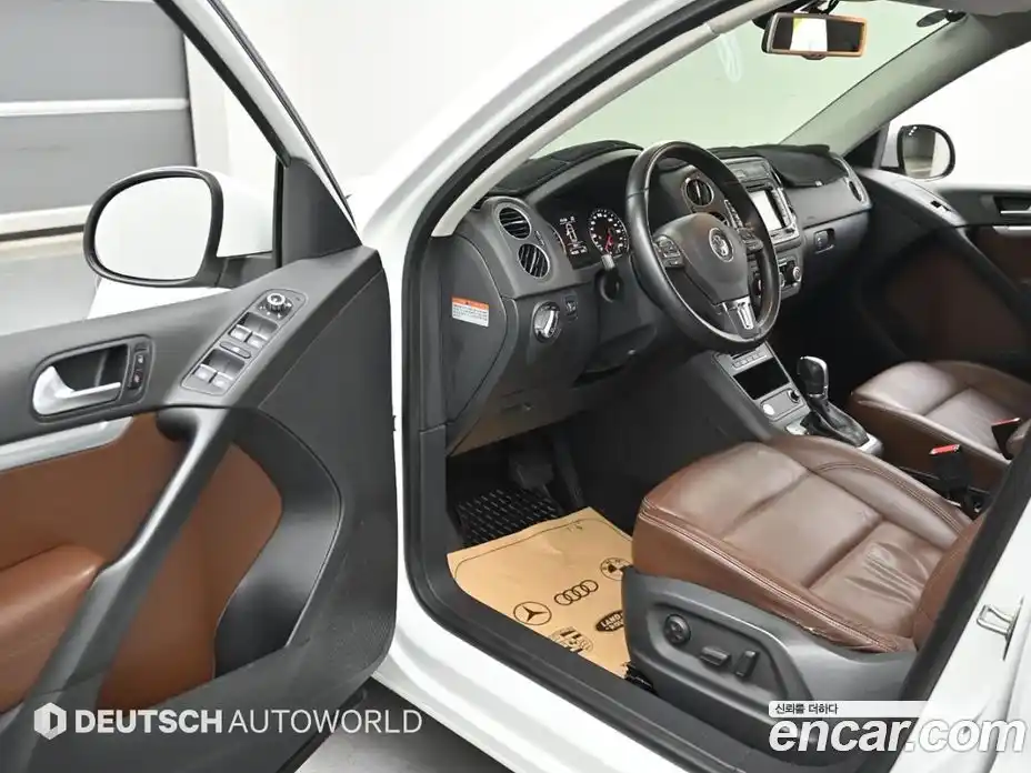 Volkswagen Tiguan 2015 2.0 гидро в Москве № 2132520, фото 11