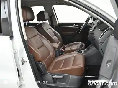 Volkswagen Tiguan 2015 2.0 гидро в Москве № 2132520, миниатюра 10