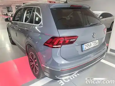 Volkswagen Tiguan 2021 2.0 гидро в Москве № 2132587, миниатюра 3