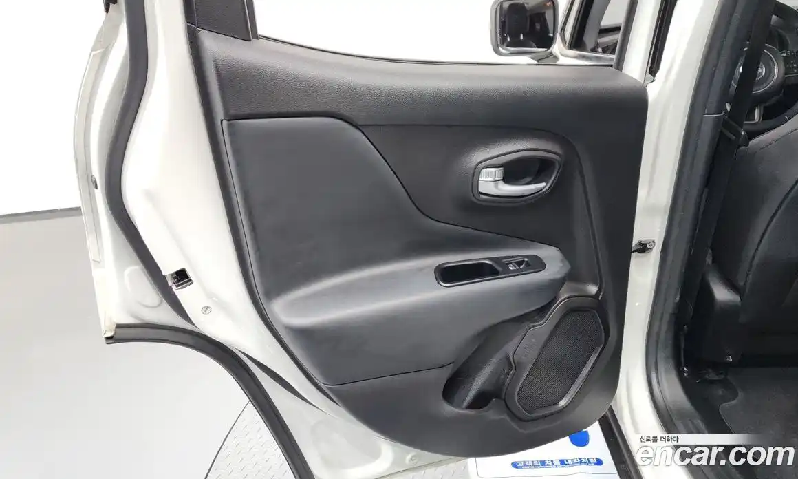 Jeep Renegade 2019 2.4 гидро в Москве № 2132690, фото 15