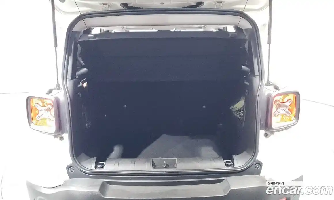 Jeep Renegade 2019 2.4 гидро в Москве № 2132690, фото 25