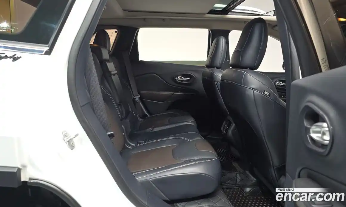 Jeep Cherokee 2015 2.0 гидро в Москве № 2132798, фото 12