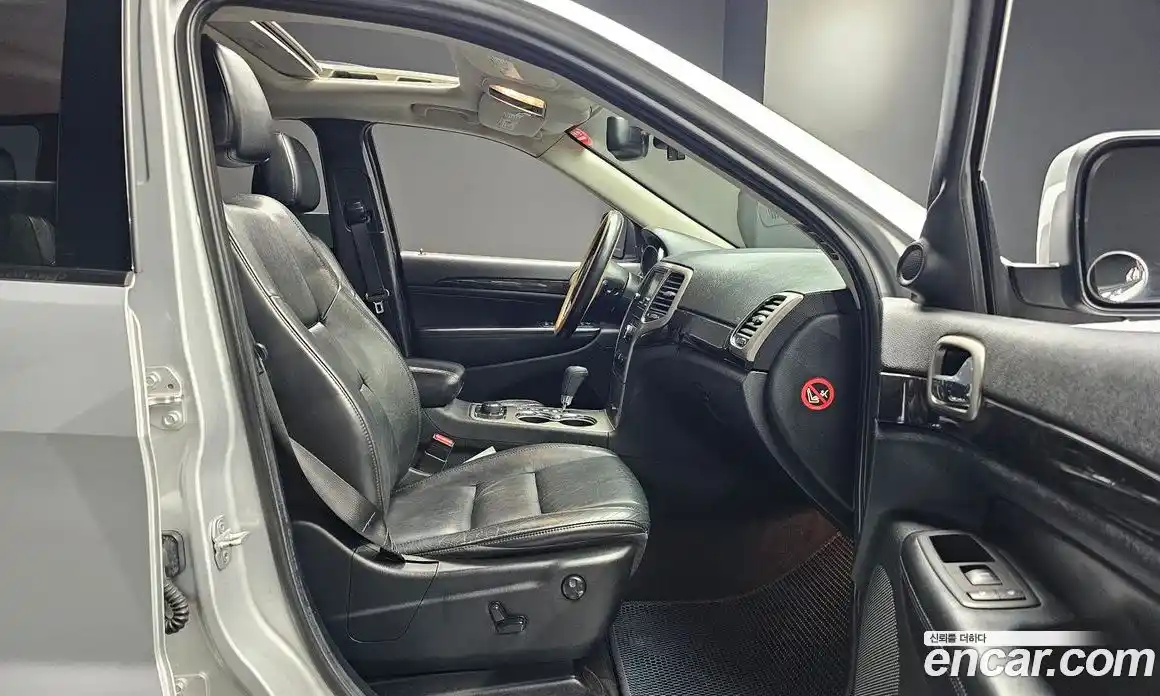 Jeep Cherokee 2012 3.0 гидро в Москве № 2132823, фото 11