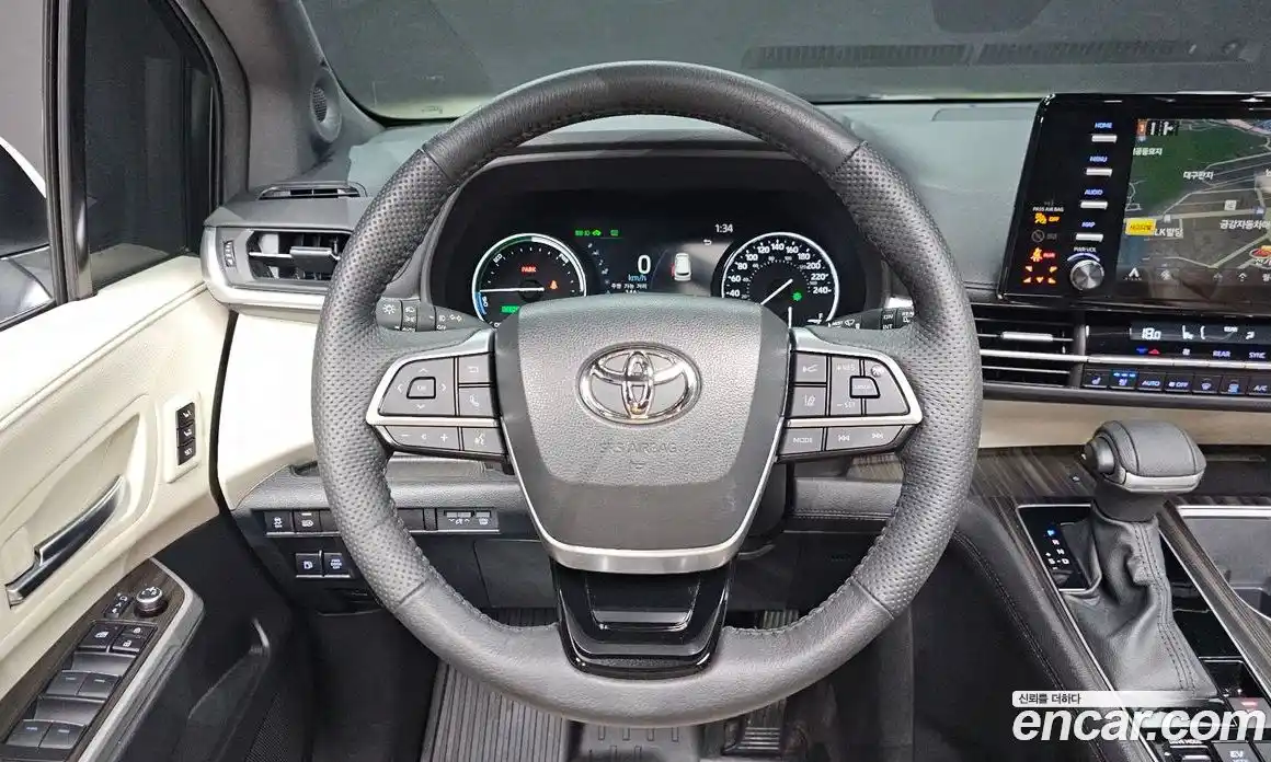 Toyota Sienna 2023 2.5 гидро в Москве № 2132931, фото 13