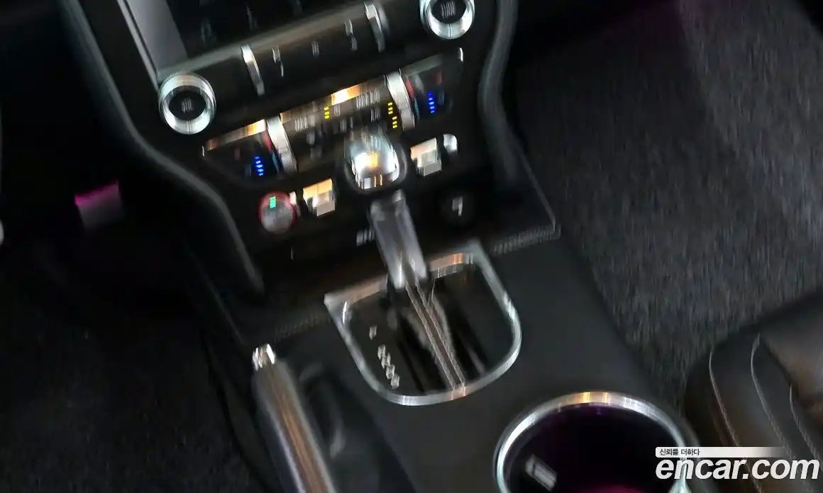Ford Mustang 2018 2.3 гидро в Москве № 2133414, фото 9